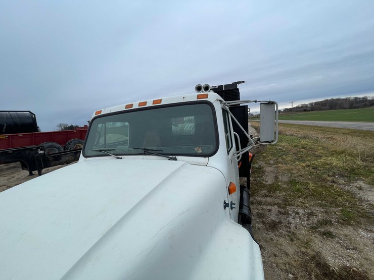 international-4900-image-62