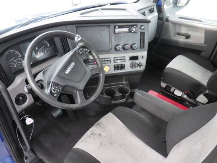 freightliner-cascadia-126-image-16