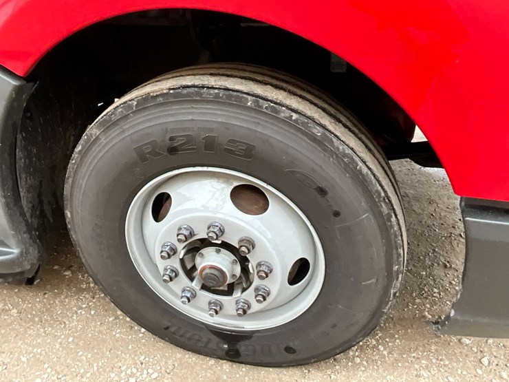 2020-kenworth-t680-image-9