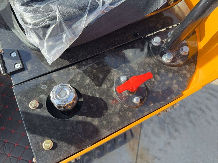 2025-miva-va13-mini-excavator-image-11