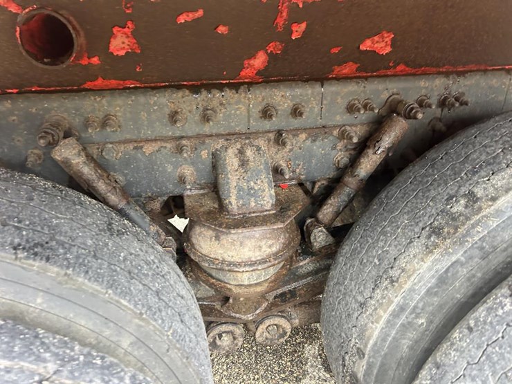 #1673-•-2002-international-workstar-tri-axle-dump-truck-image-40