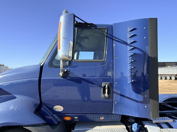 2017-international-prostar-image-7