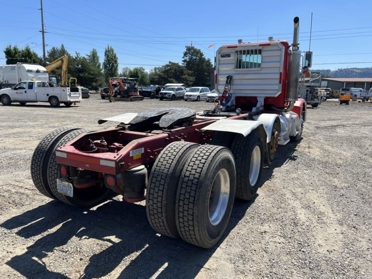 1997-peterbilt-567-image-4