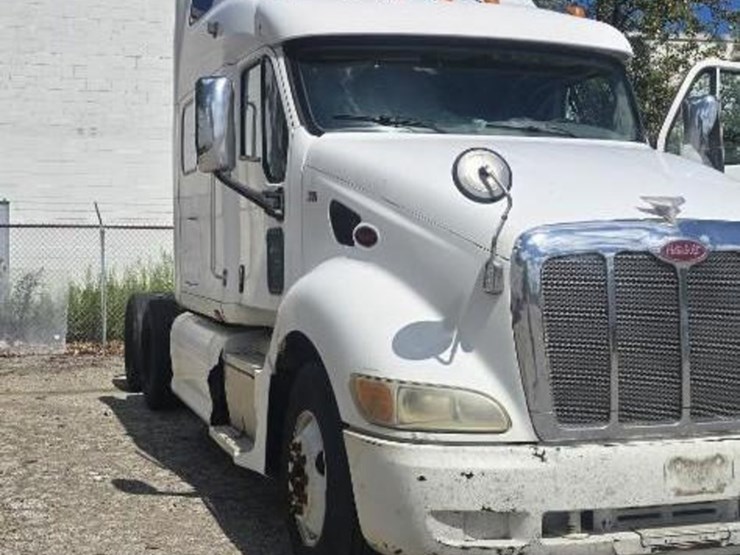 peterbilt-387-image-4