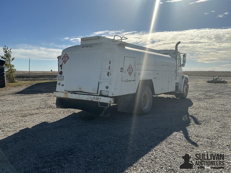 1995-freightliner-fl70-image-5