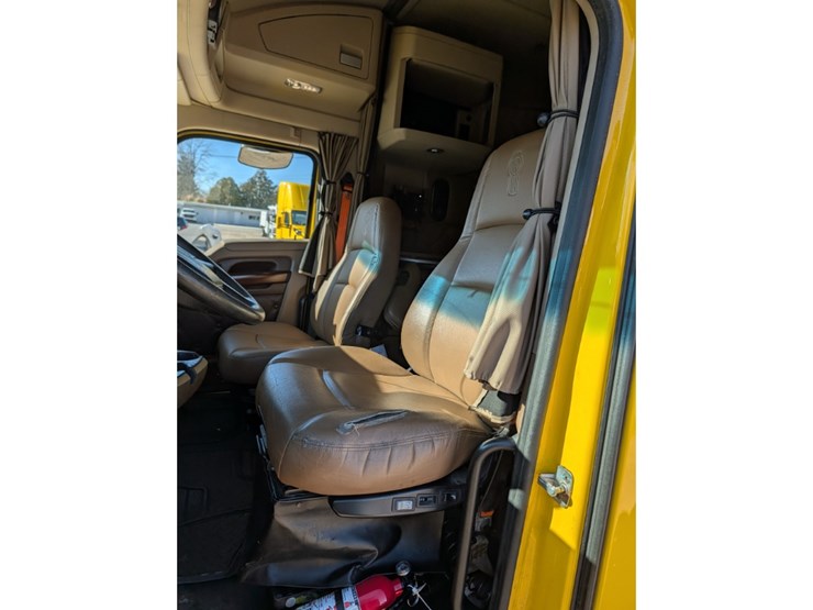 2020-kenworth-t680-image-24