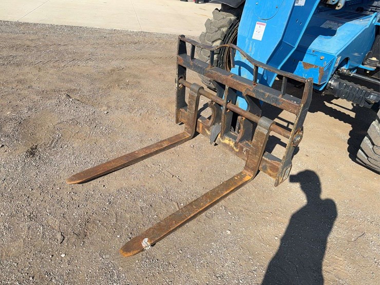 2017-genie-gth844-image-29