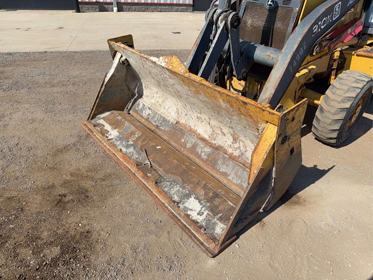 2012-deere-310k-image-25