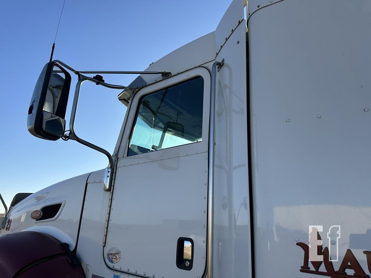 2014-peterbilt-386-image-17