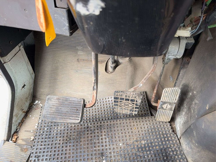 1997-international-4900-image-48