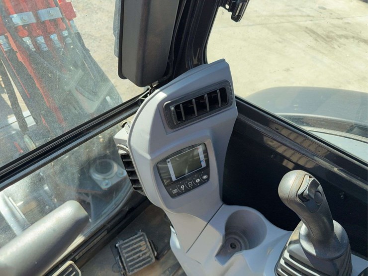 2022-kubota-kx040-4-image-38