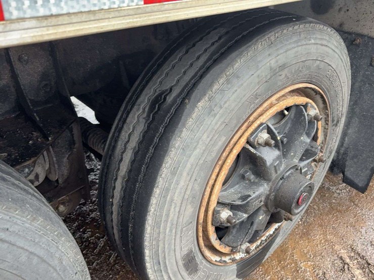 1994-ford-lt9000-image-14