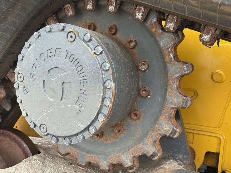 2022-new-holland-c362-image-15