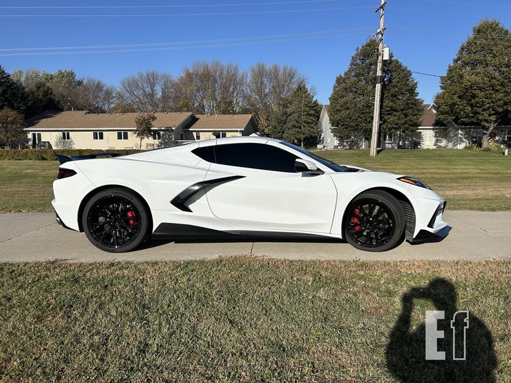 2021-chevrolet-corvette-image-4