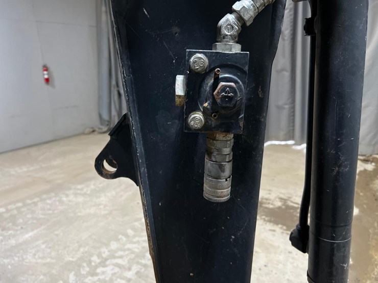 2019-deere-26g-image-9