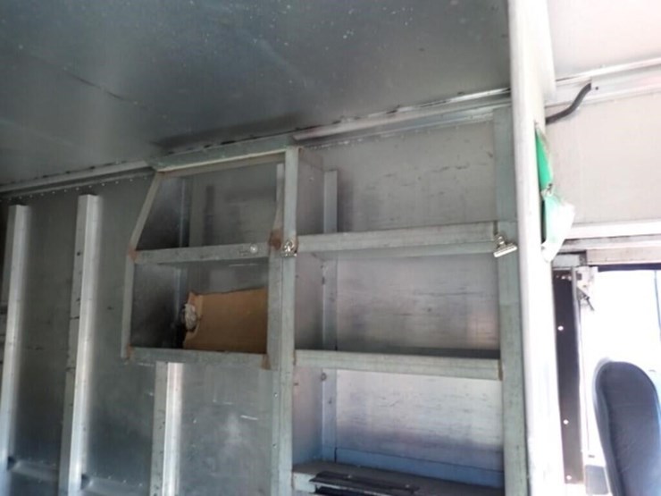 2015-freightliner-mt55-image-38