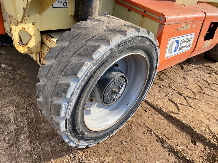 2017-jlg-4069le-image-11