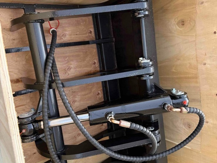 new-agt-mini-stand-on-skid-steer-hydraulic-grapple-bucket-image-3