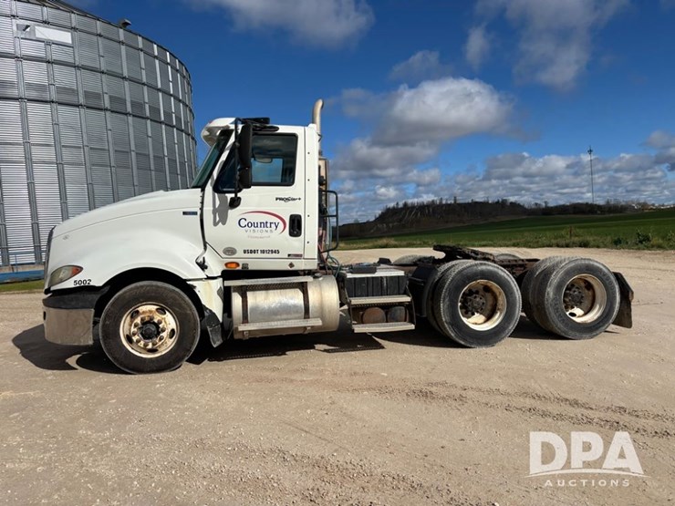 2012-international-prostar-image-3