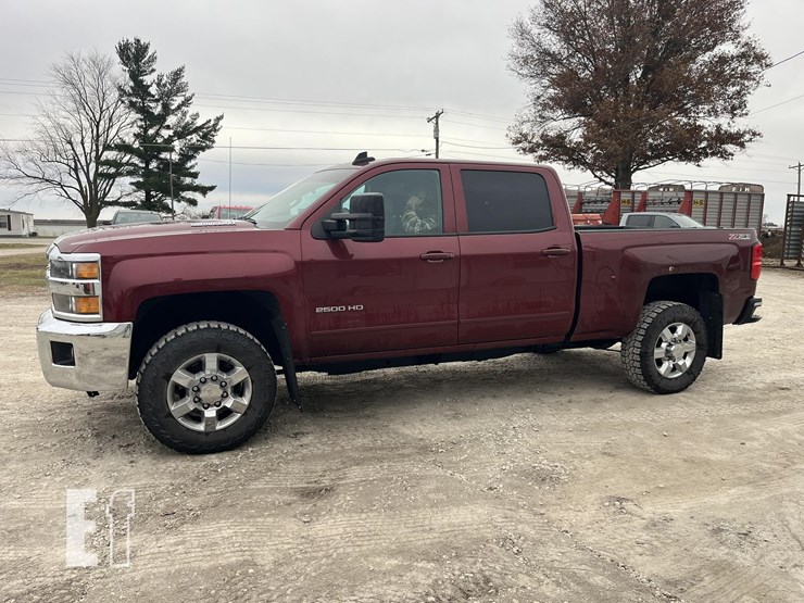 chevrolet-silverado-2500hd-lt-image-1