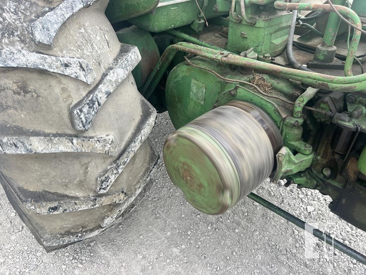 john-deere-830-image-25