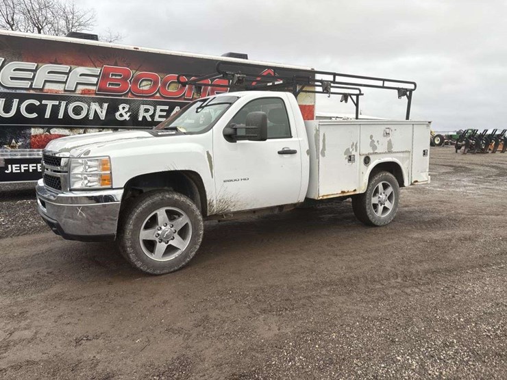 2012-chevrolet-silverado-2500-image-1