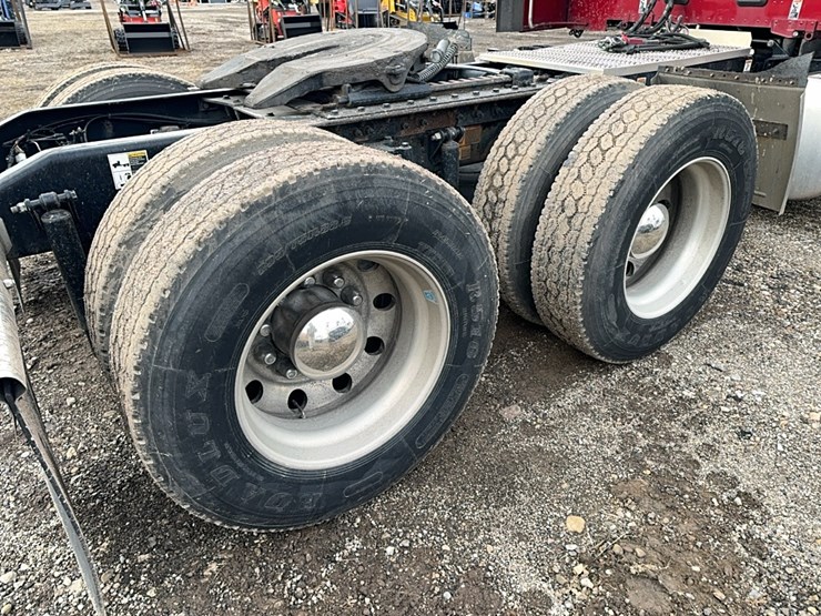 2020-peterbilt-579-image-7