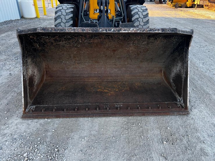 2018-jcb-409-image-9