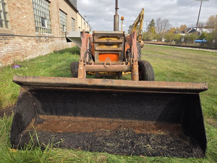 john-deere-300-image-8