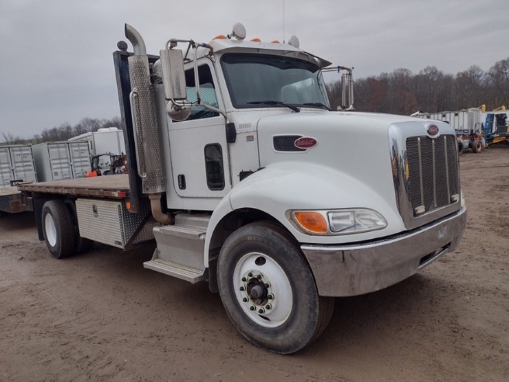 peterbilt-337-image-32