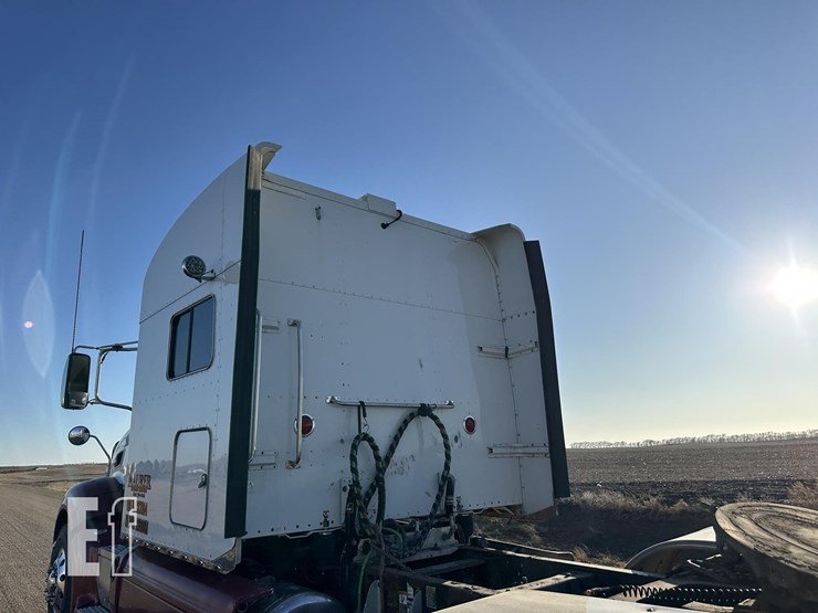 2014-peterbilt-386-image-10