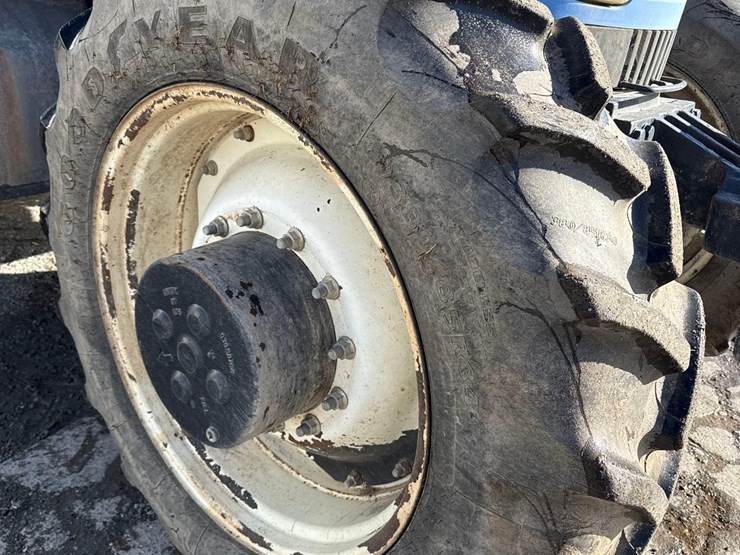 new-holland-tg215-image-10