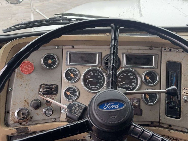 1994-ford-lt9000-image-31