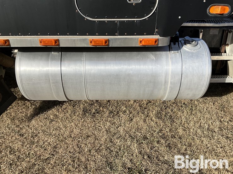 1987-peterbilt-359-image-18