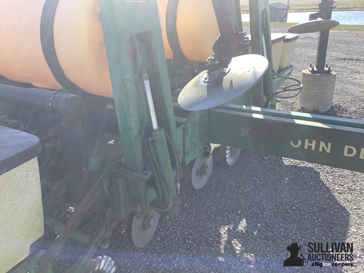 john-deere-7200-image-13