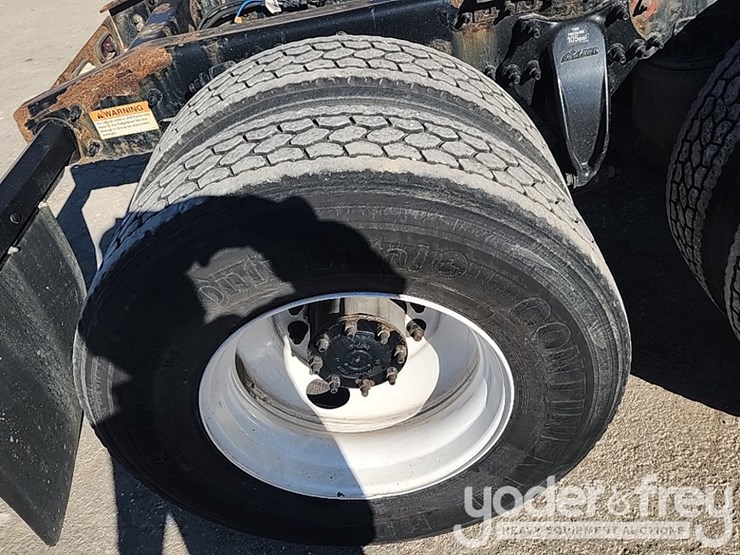 2018-freightliner-cascadia-125-image-10