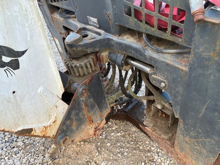 bobcat-811-skid-steer-backhoe-attachment-image-10