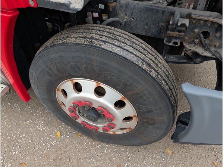 freightliner-cascadia-125-image-16