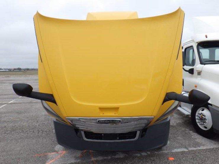 2019-freightliner-cascadia-126-image-24