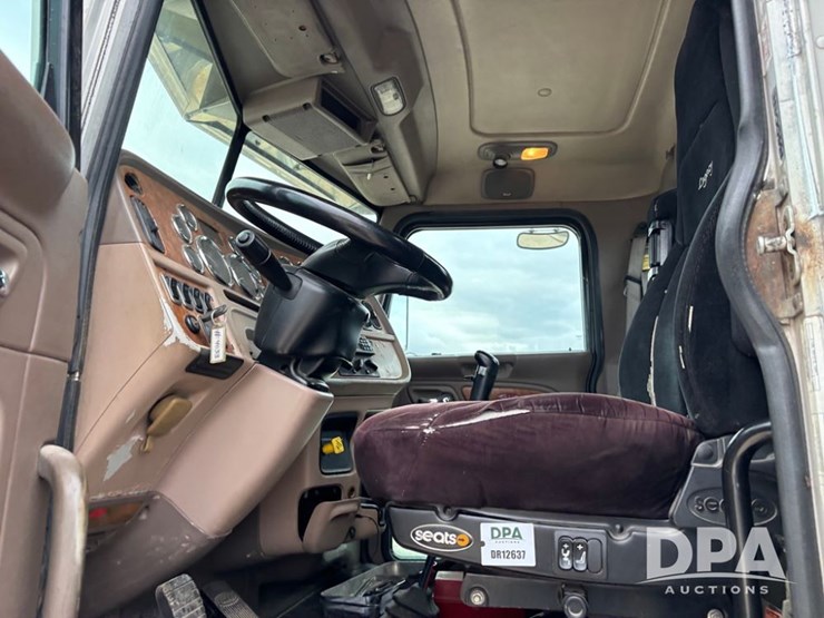 peterbilt-378-image-81