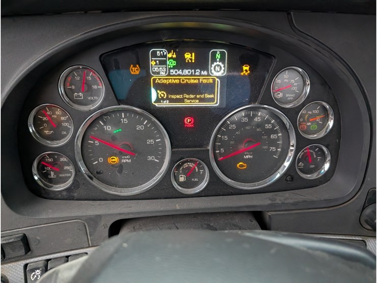 2020-kenworth-t880-image-22