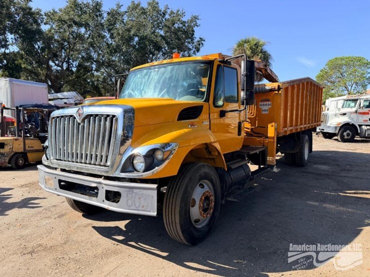 2010-international-7300-image-14