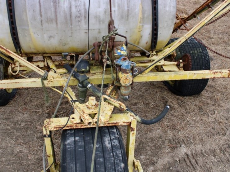 3-wheel-sprayer-with-34'-boom-1-7/8-ball-hitch-200-gal-poly-tank-has-some-r-image-6