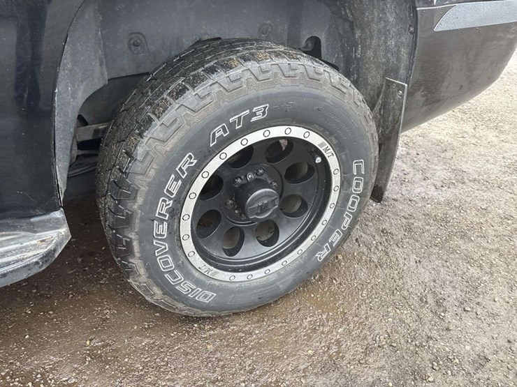 2011-chevrolet-tahoe-lt-image-9