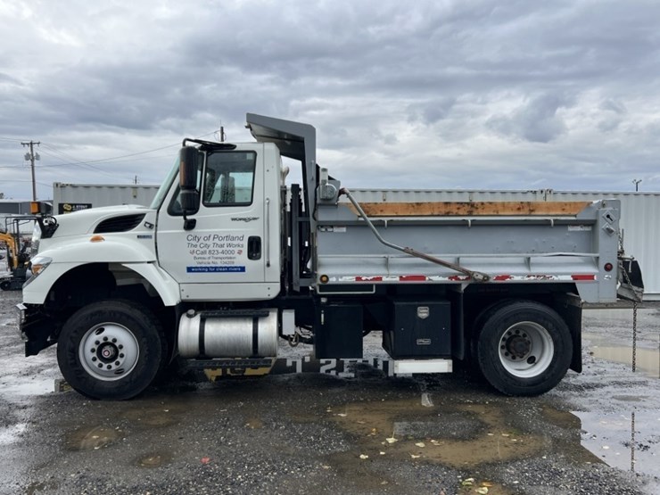 2013-international-7500-s/a-dump-truck-image-7