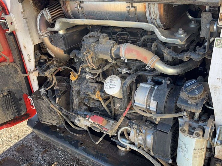 2021-bobcat-t870-image-25