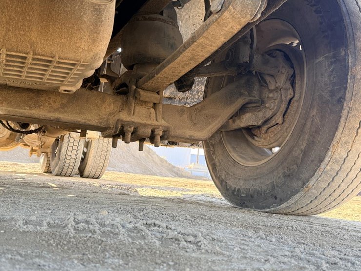 2007-freightliner-columbia-120-image-48