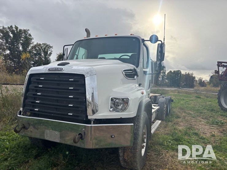 freightliner-114sd-image-19