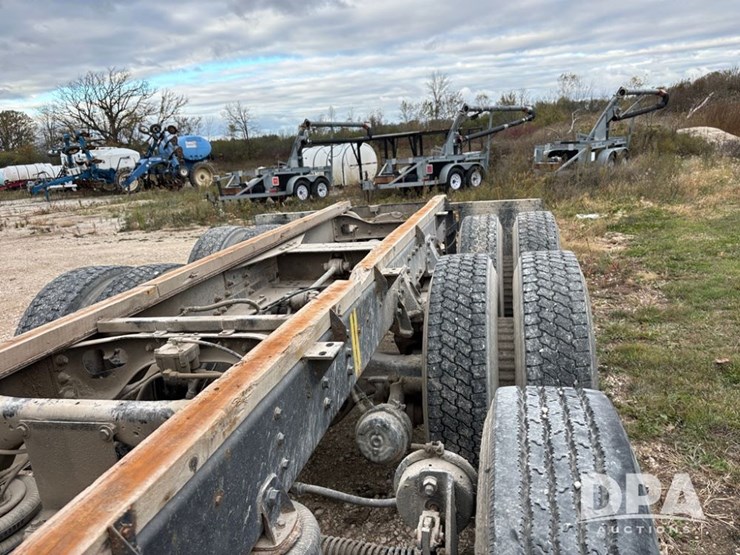 international-4900-image-47