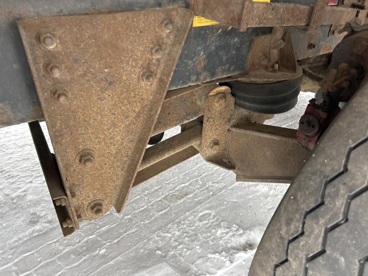 #1042-•-2000-volvo-quad-axle-dump-truck-image-30